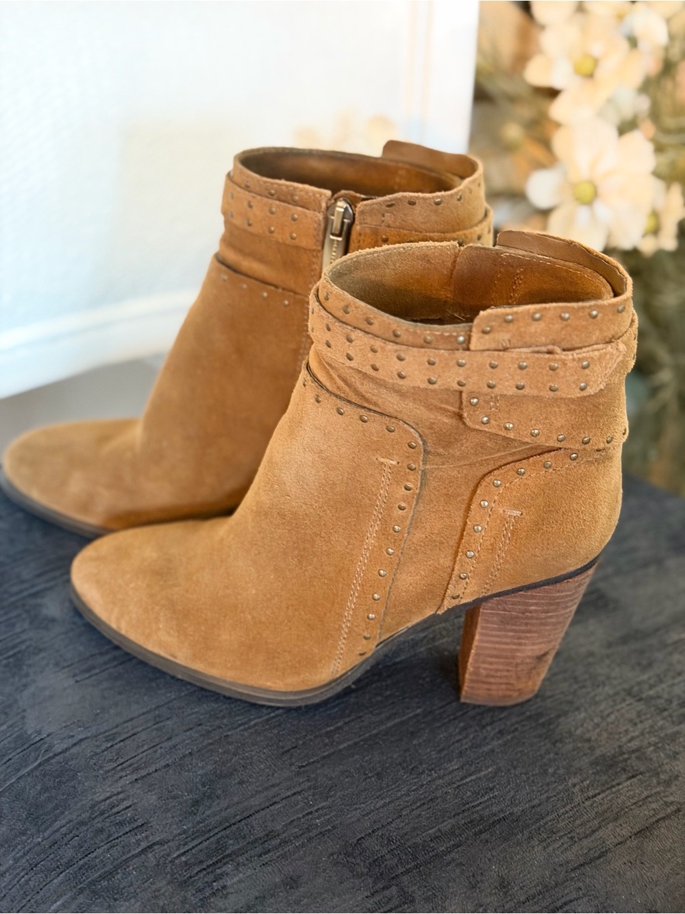Vince Camuto Faythes Suede Studded Ankle Booties. Golden Brown. Women’s Sz-6